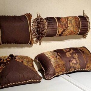 4 Deluxe Decorative "Ritz Carlton" Gold Series Throw Pillows 2 Sided - MINT A+